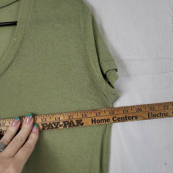 Hello Nite! Womens Olive Green Short Sleeve V Neck Basic T Shirt Size Small - Picture 6 of 7